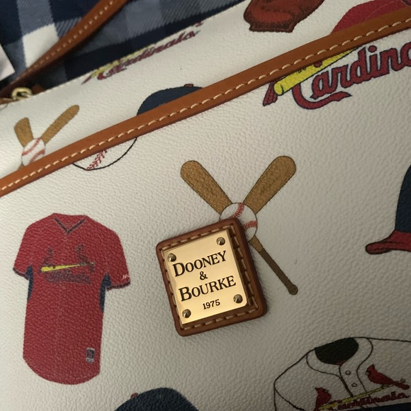 Dooney & bourke limited edition St. Louis Cardinals crossbody - Picture 4 of 9